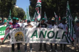 Anolf Cisl di Lecce partecipa al sit-in in Prefettura per rinnovo del permesso di soggiorno per attesa occupazione